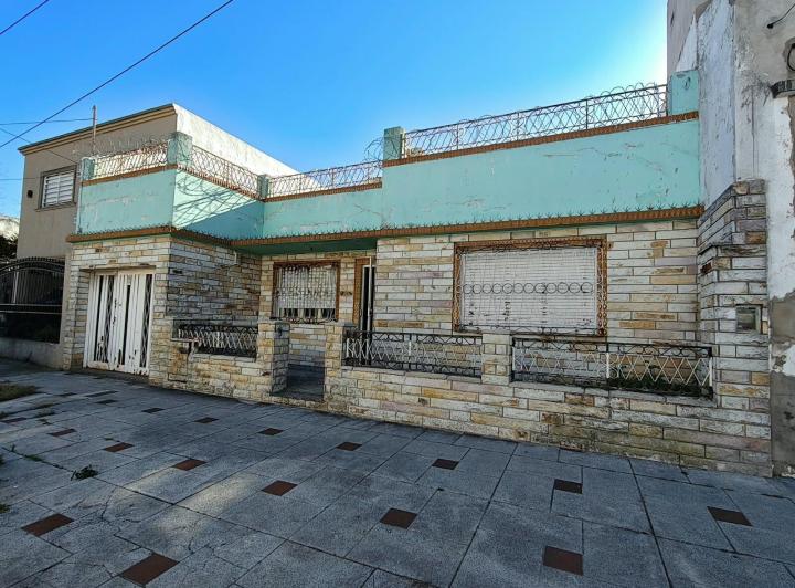 Casa · 100m² · 4 Ambientes · 1 Cochera