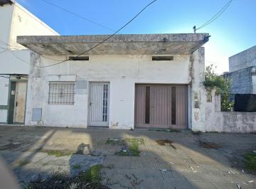 Terreno · 196m² · Caseros: Lote 200 m² - Zonificación Apto Todo Destino! Venta