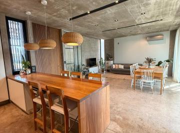 Casa · 260m² · 4 Ambientes · 2 Cocheras · Exclusiva Casa en Venta - Siete Soles