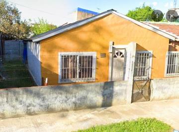 Casa · 60m² · 3 Ambientes · Terreno en Platanos