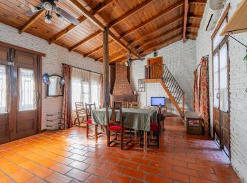 Quinta vacacional · 175m² · 3 Ambientes · 2 Cocheras · Casa Quinta 4 Ambientes en Manuel Alberti Venta
