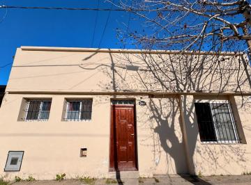 Casa · 80m² · 3 Ambientes · Casa en Venta Berisso 2 Dorm. Lote Propio