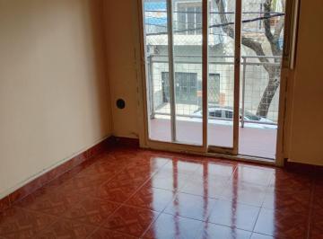 Departamento de 2 ambientes, La Boca · Cómodo Dpto de 2 Ambientes C/balcón Al Frente