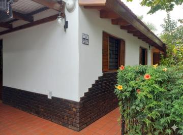 Casa · 80m² · 3 Ambientes · 1 Cochera · Casa 3 Ambientes en Venta en Ezpeleta con Garage