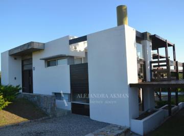 Casa · 75m² · 6 Ambientes · 1 Cochera · Casa en Venta en El Chorro, Punta del Este, Punta del Este / Maldonado