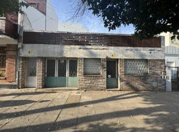 Casa · 150m² · 4 Ambientes · 1 Cochera · Casa en Venta a Reciclar o Lote - Villa Urquiza