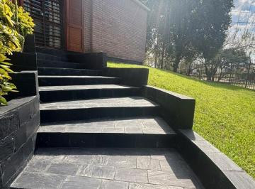 Casa · 190m² · 7 Ambientes · 2 Cocheras · Casa en Venta Barrio Quebrada de Las Rosas
