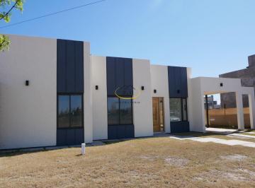 Casa de 3 ambientes, San Rafael · Casa a Estrenar - Barrio Alto Paredes