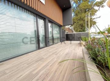 Local comercial · 140m² · 2 Ambientes · 2 Cocheras · Alquiler de Local Comercial a Estrenar Sobre Av 31, Gonnet