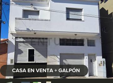 Casa · 360m² · 3 Dormitorios · 2 Cocheras · Casa en Venta Bernal Oeste