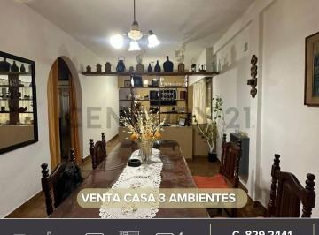 Casa · 73m² · 3 Ambientes · 4 Cocheras · Venta Casa 3 Ambientes / Patio / Cochera - Solano