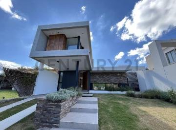 Casa · 157m² · 4 Ambientes · 1 Cochera · Venta Hermosa Casa a Estrenar en Barrio Las Vertientes, Jesus María