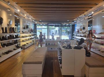 Local comercial · 810m² · Suma Tu Marca a Lo Que Viene, Local Cabildo y Echeverria 7 X 43 m Total 750 m²
