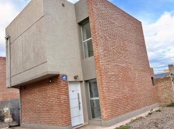 Casa de 3 ambientes, Neuquén · Dúplex en Venta C/ Cochera en Confluencia Rural
