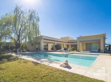Casa · 286m² · 6 Ambientes · 2 Cocheras · Venta / Permuta - Casa 2 Dorm. con Jardín y Piscina en Barrio Privado - Kentucky Club de Campo.