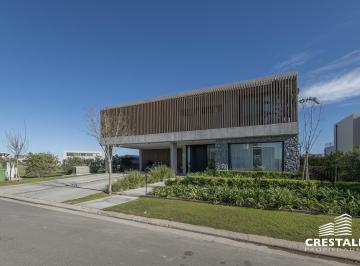 Casa · 315m² · 6 Ambientes · 2 Cocheras · Venta / Permuta - Casa 4 Dorm. en Barrio Privado - Vida, Funes.