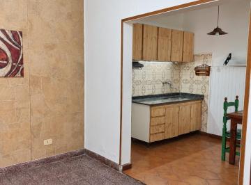 PH · 206m² · 2 Ambientes · PH Entrada Independiente 2 Amb en Suipacha y Av Avellaneda