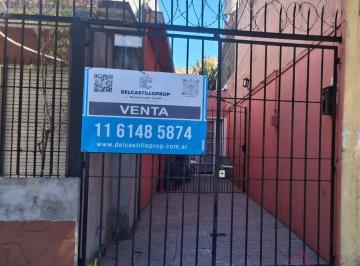 PH · 206m² · 2 Ambientes · PH Entrada Independiente 2 Amb en Suipacha y Av Avellaneda