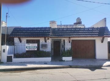 Foto · Alberdi Inmobiliaria Ofrece en Alquiler Casa de Dos Dorm. en B Nueva Italia