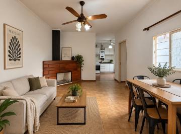 Casa · 80m² · 3 Ambientes · Casa de Pasillo de Dos Dorm. con Patios y Terraza en Saladillo