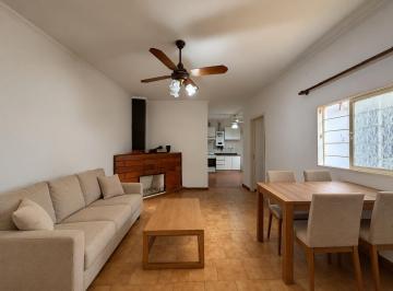 Casa · 80m² · 3 Ambientes · Casa de Pasillo de Dos Dorm. con Patios y Terraza en Saladillo