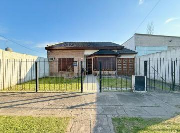 Casa de 3 ambientes, Ituzaingó · Casa 3 Ambientes Sobre Amplio Lote de 10,50 X 55,85 m - Ituzaingó Norte