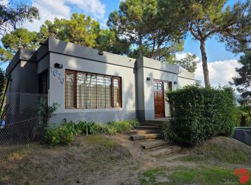 Casa · 264m² · 3 Dormitorios · 1 Cochera · Casa en Venta - Zona B5 - Excelente Entorno - Ideal Vivienda