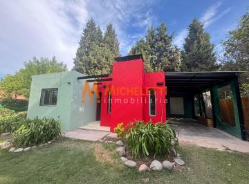 Casa · 101m² · 3 Ambientes · 2 Cocheras · Casacubillos 6000, Chacras de Coria
