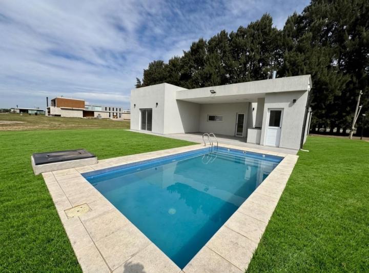 Casa · 17m² · 3 Ambientes · 1 Cochera