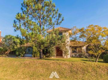 Casa · 221m² · 6 Ambientes · 1 Cochera · Alquiler Casa Altos de La Tahona 3 Dorm + Escritorio
