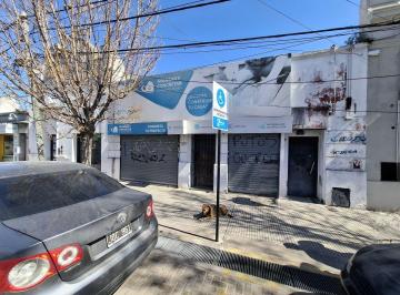 Casa de 4 ambientes, Pilar · Venta de Casa con 2 Locales. 4 Ambientes - Pilar