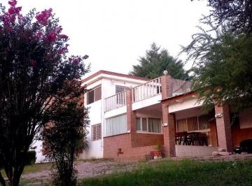 Casa de 2 ambientes, San Roque · Casa de 1214 m² con 3 Dorm. en Venta en San Roque Cordoba