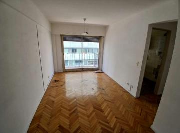 Departamento de 2 ambientes, Recoleta · Venta 2 Ambientes Semipiso Al Frente C/balcon en Recoleta