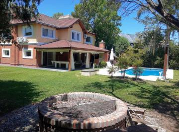 Casa · 222m² · 7 Ambientes · 2 Cocheras · Casa 7 Ambientes Venta Alberti, Barrio La Legua