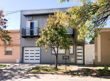 Casa de 4 ambientes, Ciudad de Santa Fe · Casa de 2 Plantas en Fomento 9 de Julio - Santa Fe
