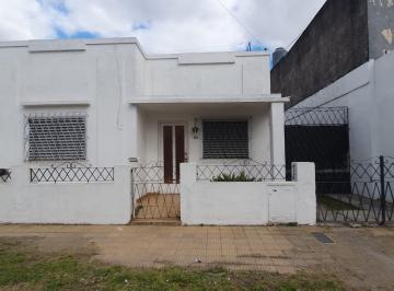 Casa · 100m² · 3 Ambientes · 1 Cochera · Venta Casa en Caseros