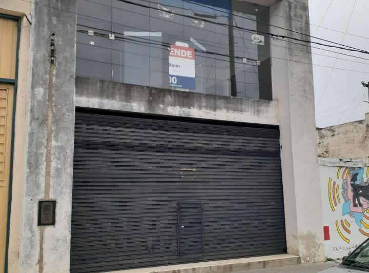 Local comercial · 230m² · 4 Ambientes