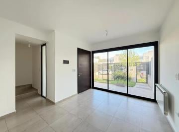 Casa de 8 ambientes, Córdoba · Duplex en Alquiler. Manantiales 1. Tres Dorm.