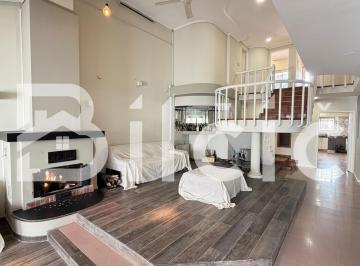 Casa · 202m² · 5 Ambientes · 3 Cocheras · Casa en Venta en Lanús Oeste