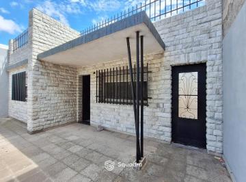 Casa · 100m² · 4 Ambientes · Venta – Casa de 3 Dorm.. Bella Vista, Rosario.