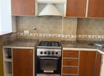 Departamento de 2 ambientes, Lanús · Departamento 2 Ambientes con Cochera Descubierta en Lanús Este.