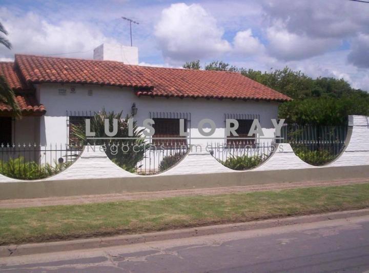 Casa · 234m² · 5 Ambientes · 1 Cochera