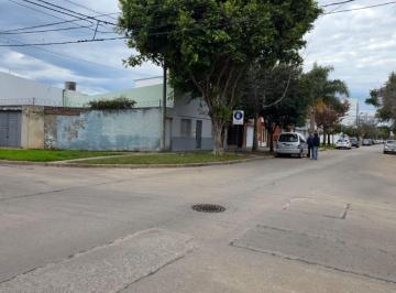 Casa de 5 ambientes, Ciudad de Santa Fe · Casa en Esquina con Excelente Potencial