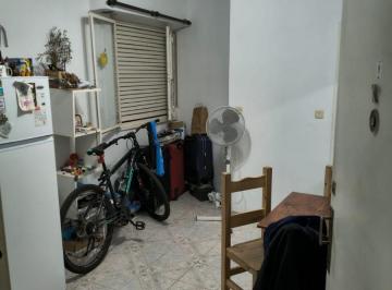 Departamento de 2 ambientes, Balvanera · Departamento de 2 Ambientes con Renta Actual! Posibilidad Financiacion Privada!