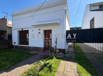 LNI-LNI-684_2 · Casa en Venta con Parque y Entrada de Autos - Burzaco