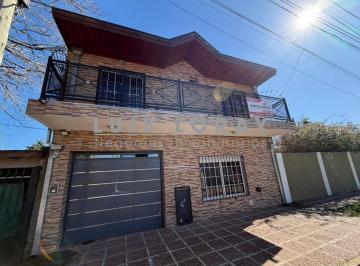 LNI-LNI-689_2 · Casa en Alquiler en Esquina Dos Plantas