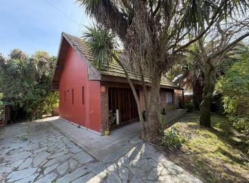 Casa · 98m² · 3 Ambientes · 1 Cochera · Venta Casa 3 Ambientes Garaje y Parque a Reciclar