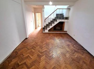Casa de 6 ambientes, Rosario · Enorme Casa en Alquiler con Patio, Terraza y Balcón. Parrillero y Lavadero - Zona Privilegiada