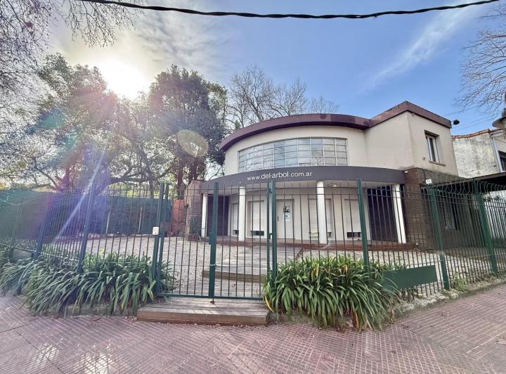 Local comercial · 222m² · 5 Ambientes · 1 Cochera