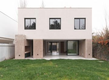 Casa de 4 ambientes, Chacras de Coria · Casa a Estrenar en Calle Larrea - Dueño Directo